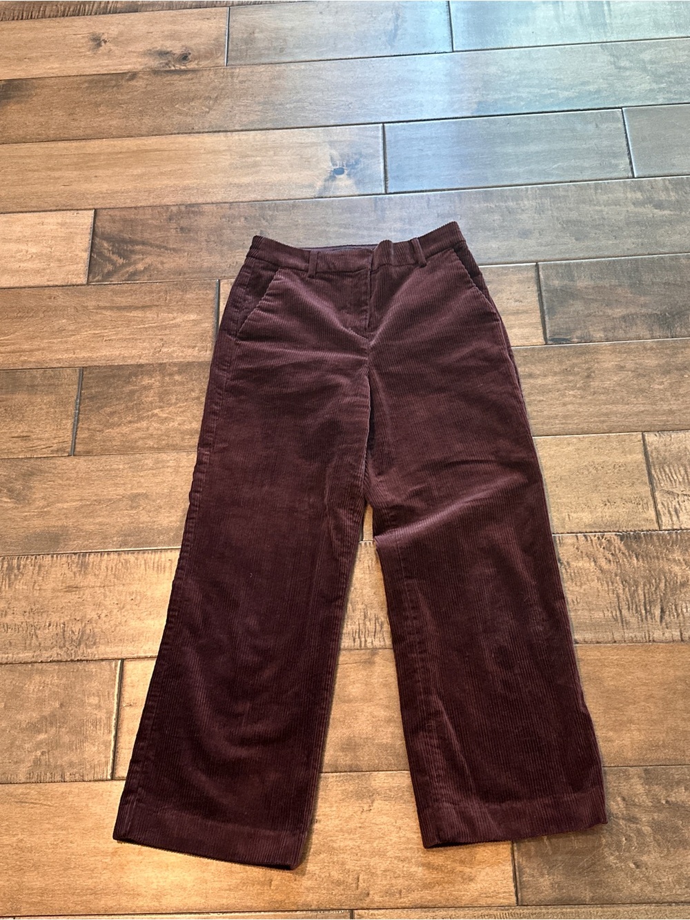 Maroon size 2 Express cropped straight leg corduroy pants